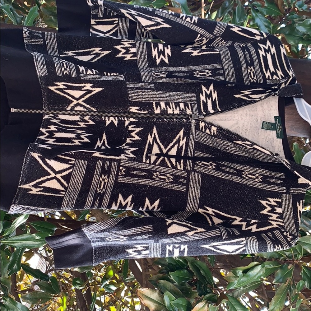 Unique pattern, black and white hoodie